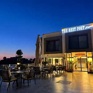 The Rest Port Argento فندق
